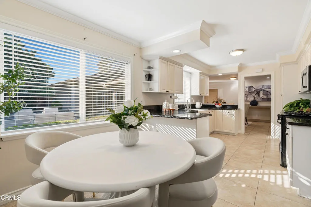 Pasadena, California 91107, United States, 3 Bedrooms Bedrooms, ,2 BathroomsBathrooms,Residential,Active,238852