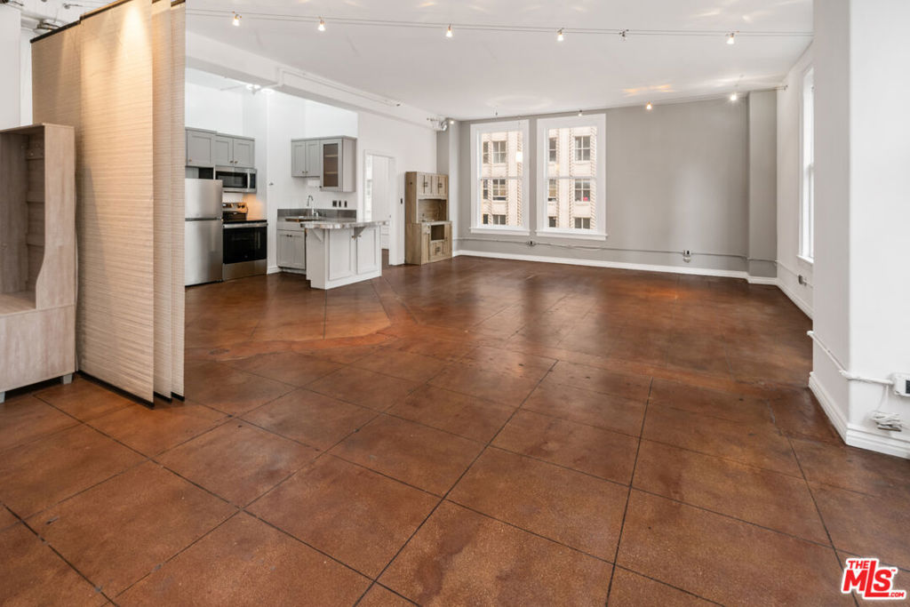 215 W 7th Street 508