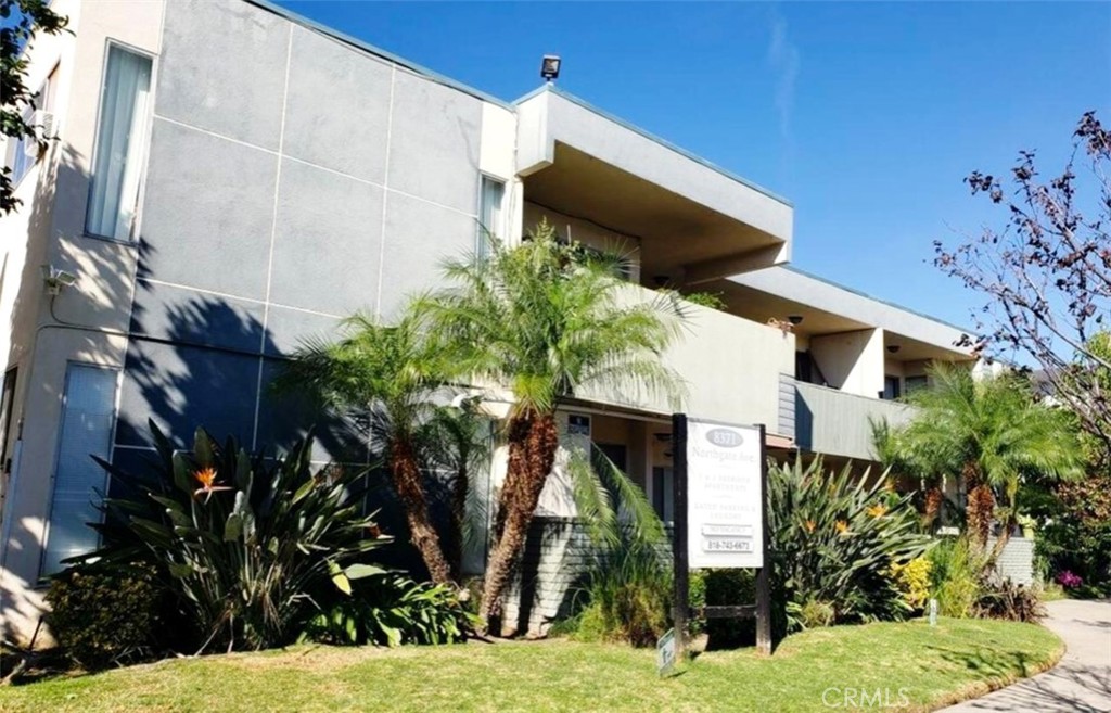 Welcome to Unit 19 at 8371 Northgate Avenue—a conveniently located 1-bedroom, 1-bath apartment tucked inside a quiet complex in the heart of Canoga Park. This lower-level unit offers approximately 700 square feet of comfortable living space, featuring hardwood floors, a spacious bedroom, and plenty of natural light.
Enjoy year-round comfort with wall A/C and heating, a cozy living area, and convenient access to the on-site laundry room. The securely gated community includes assigned parking, a peaceful courtyard, and a cul-de-sac setting that provides added privacy and a sense of community. Built in 1964, this complex offers a blend of practicality and comfort.
Located near shops, restaurants, and major freeways, this home is also part of the Los Angeles Unified School District. Unit 19 is a fantastic opportunity in a prime location and available for immediate move-in.