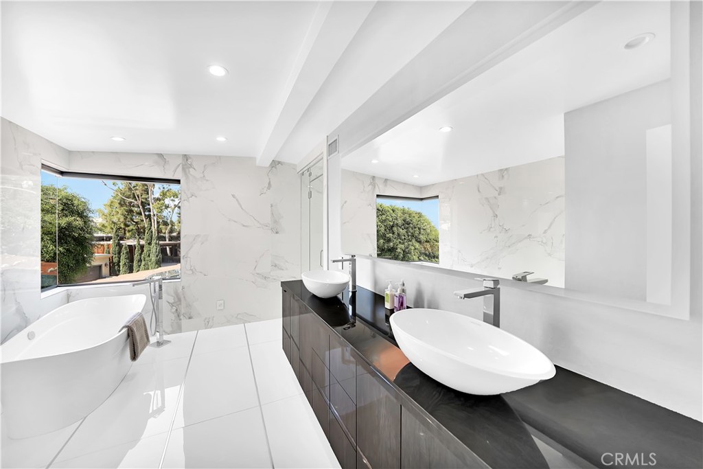 Victoria Beach (VB) - Residential Lease