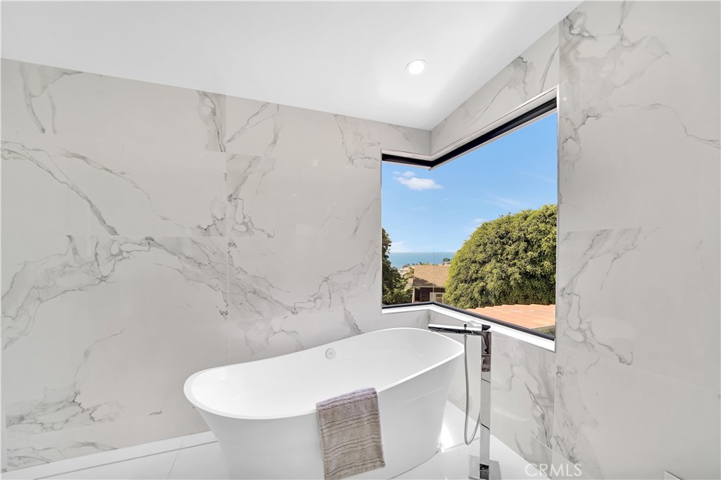 Victoria Beach (VB) - Residential Lease