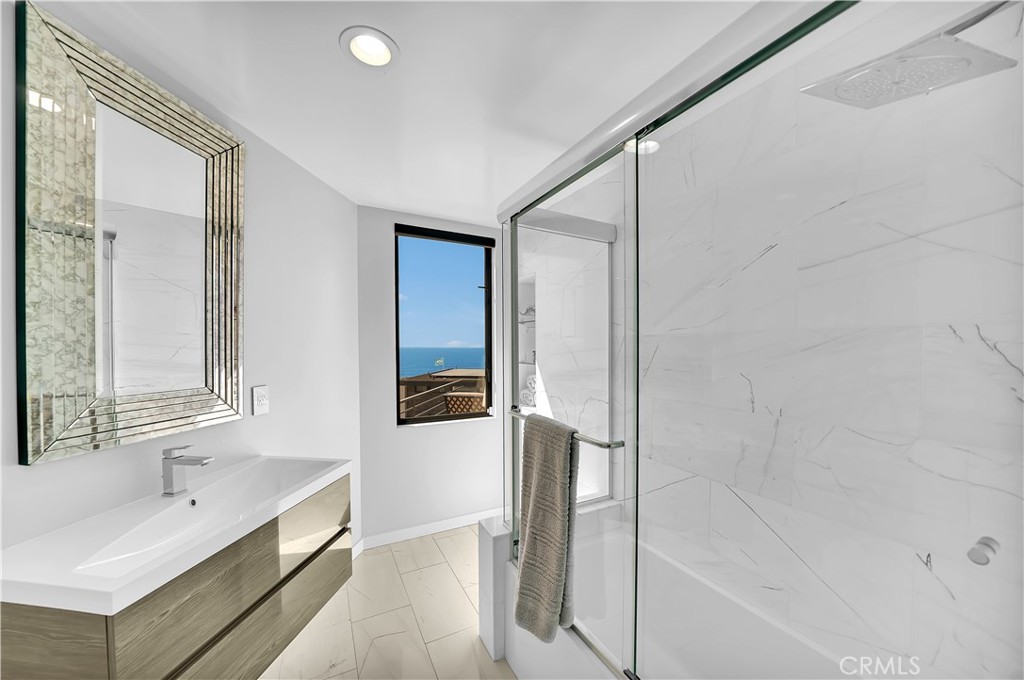 Victoria Beach (VB) - Residential Lease