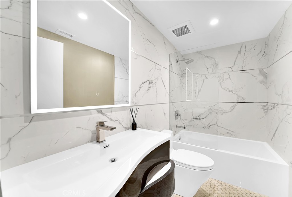 Victoria Beach (VB) - Residential Lease