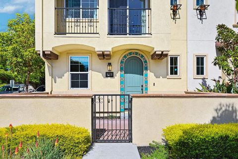 Photo of 759 E Evelyn Avenue, Sunnyvale, CA 94086 (MLS # ML82047416)