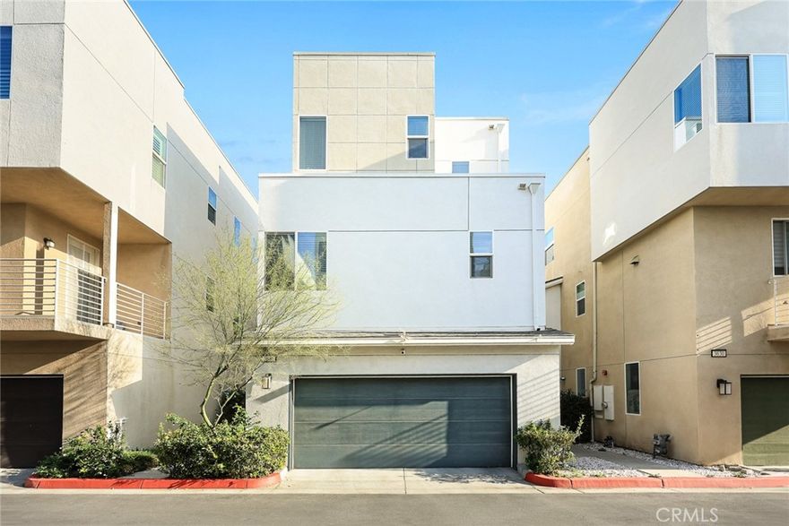 Modern Tri-Level Home with Rooftop Deck ! Welcome to 3632 Jackson Way, Baldwin Park — a stylish modern home featuring 3 bedrooms and 3 baths. The open floor plan offers a bright living area, upgraded kitchen with quartz countertops, stainless steel appliances, and a large island.Enjoy the private patio with vine-covered pergola and a spacious rooftop deck perfect for relaxing or entertaining. The master suite includes a walk-in closet and elegant bath with dual sinks and soaking tub.Other highlights: two-car garage, recessed lighting, crown molding, and low HOA. Convenient location near schools, shops, and easy freeway access. Move-in ready and beautifully maintained!