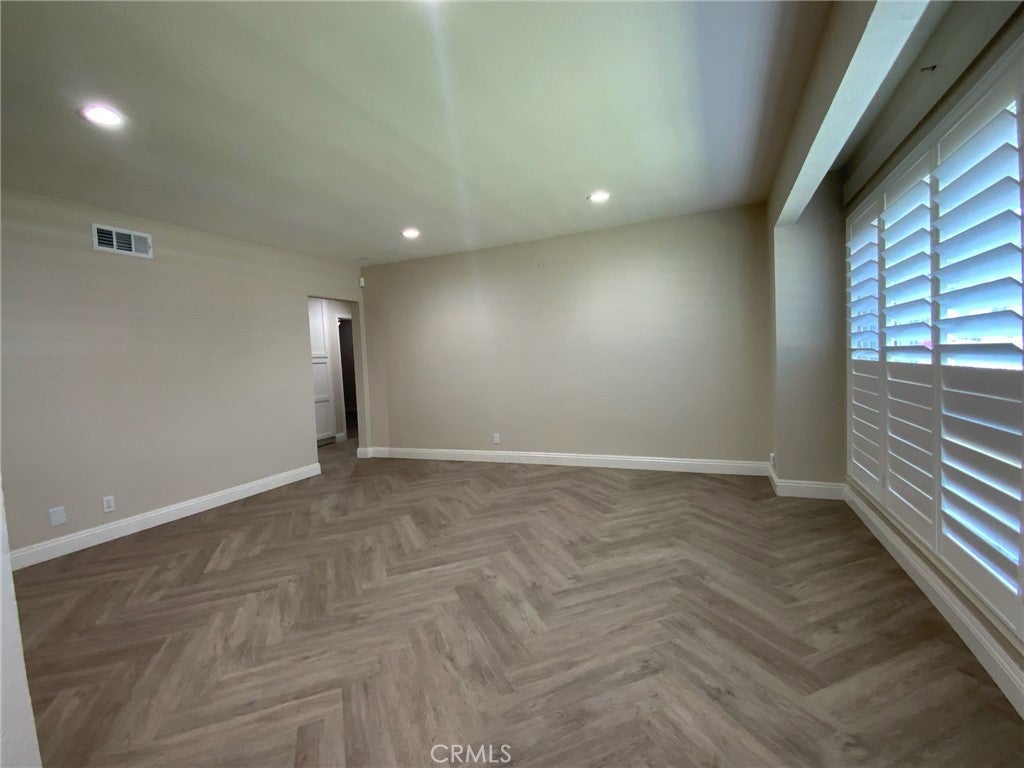 761 W 6th