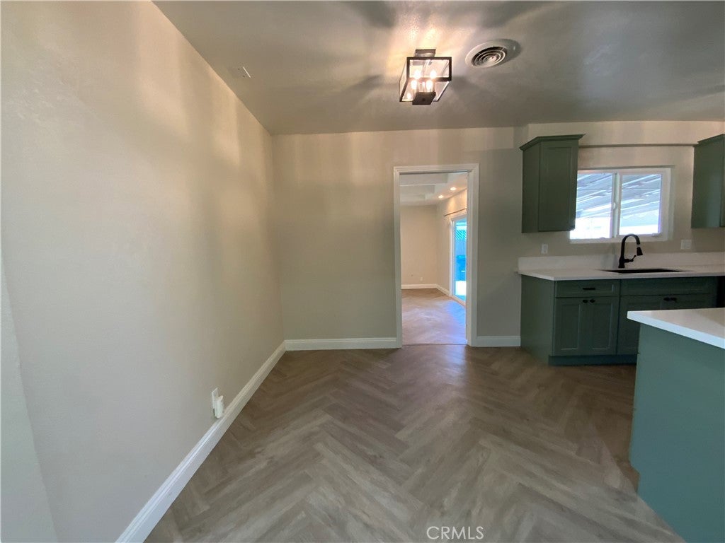 761 W 6th