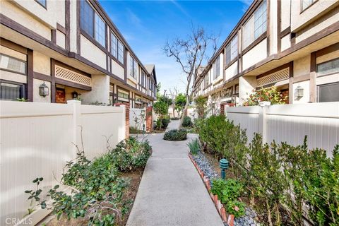 20737 Roscoe 203 Winnetka CA 91306