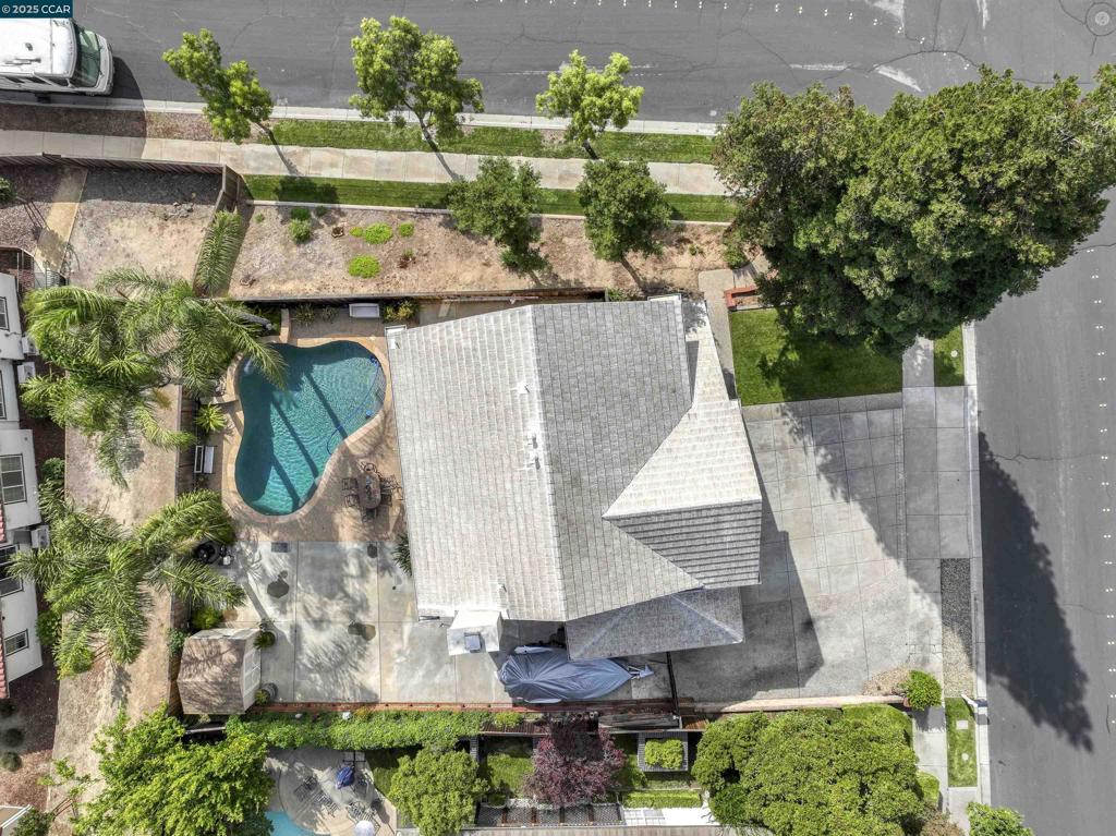 PULTE ESTATES - Residential