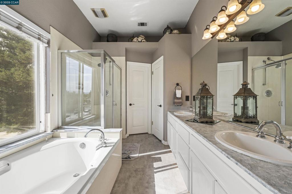 PULTE ESTATES - Residential