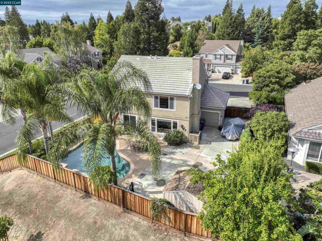 PULTE ESTATES - Residential