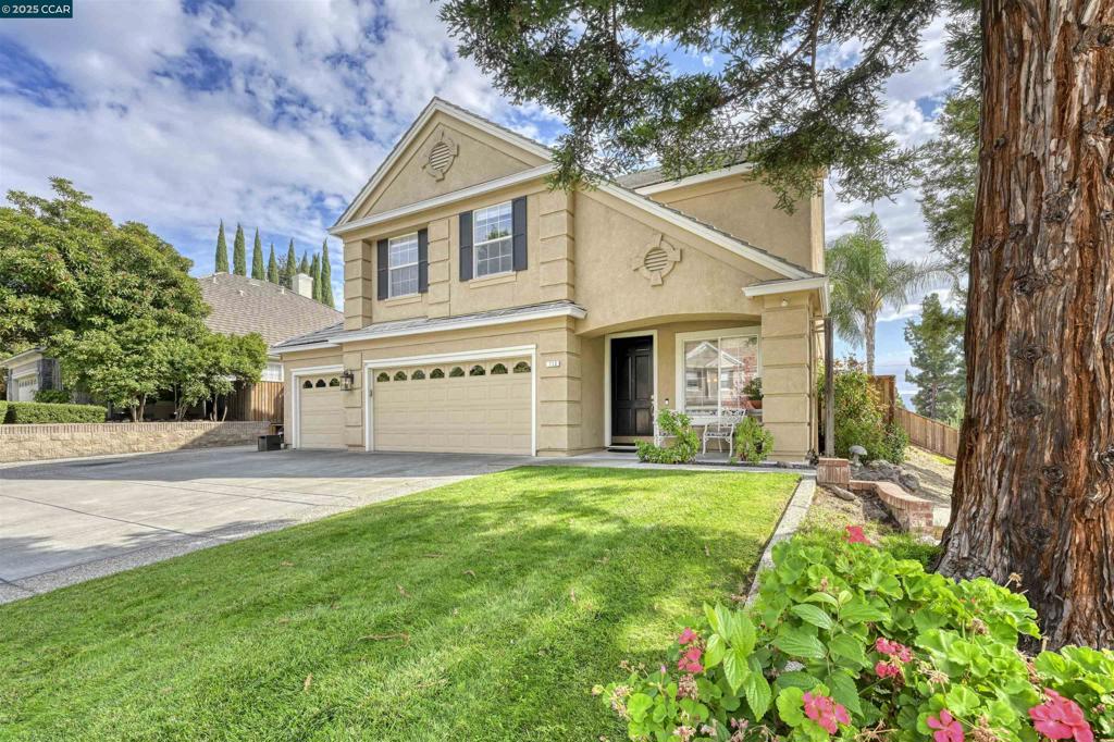 PULTE ESTATES - Residential