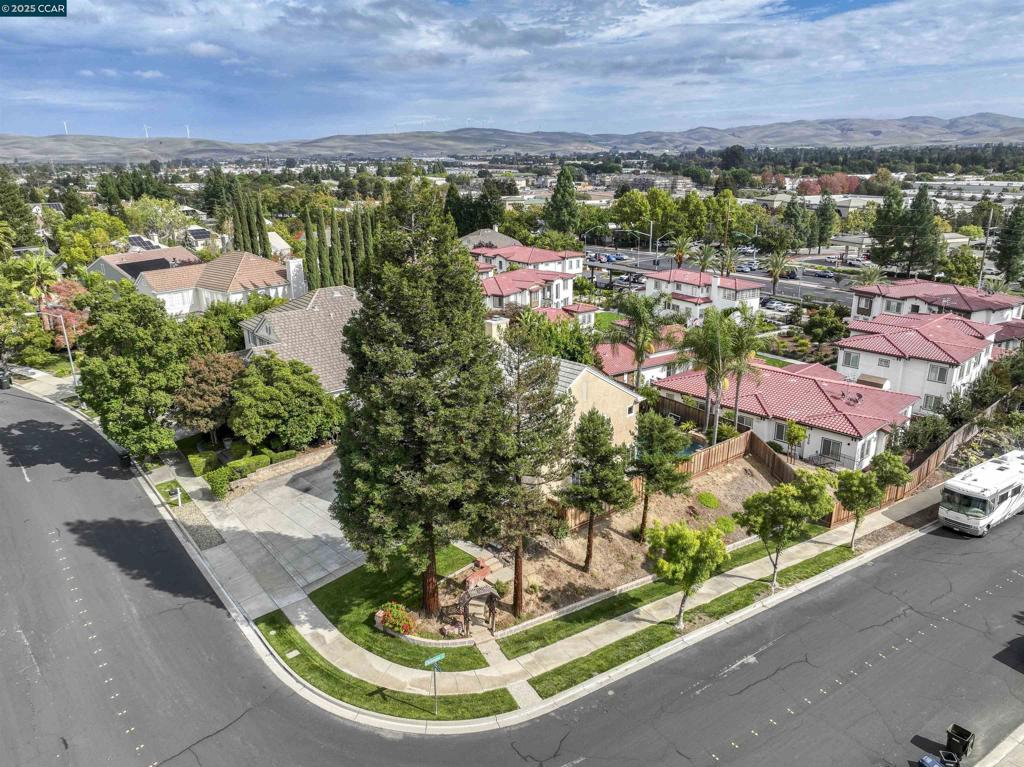 PULTE ESTATES - Residential