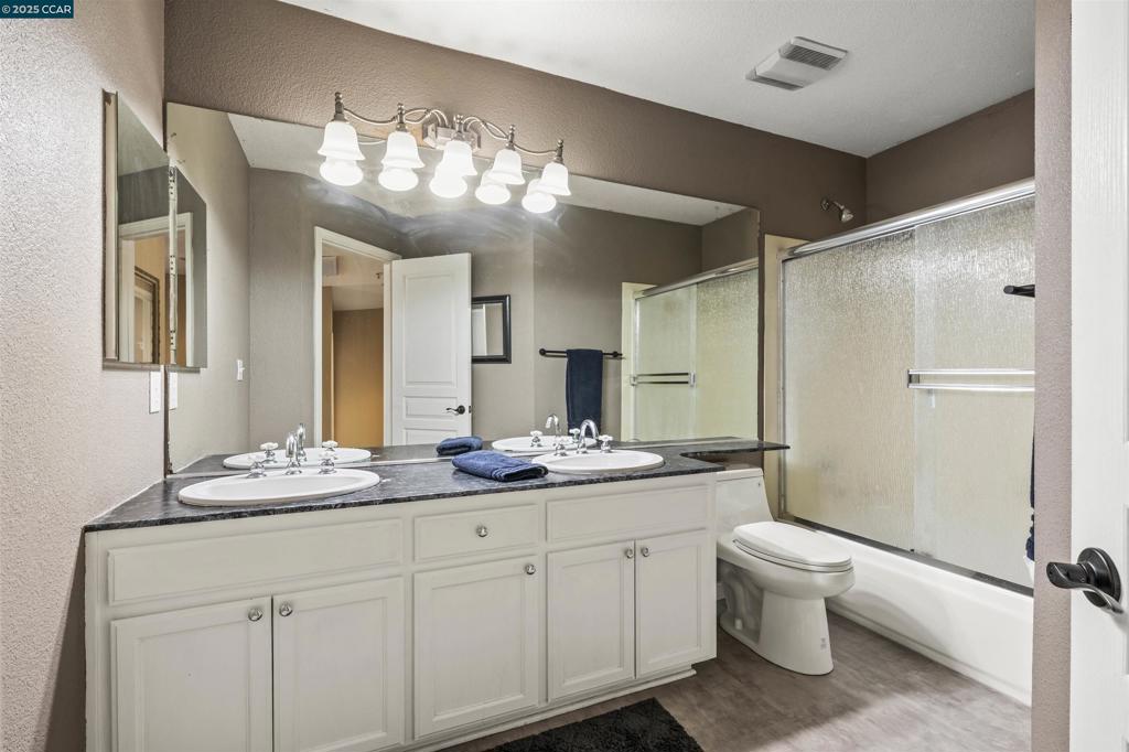 PULTE ESTATES - Residential