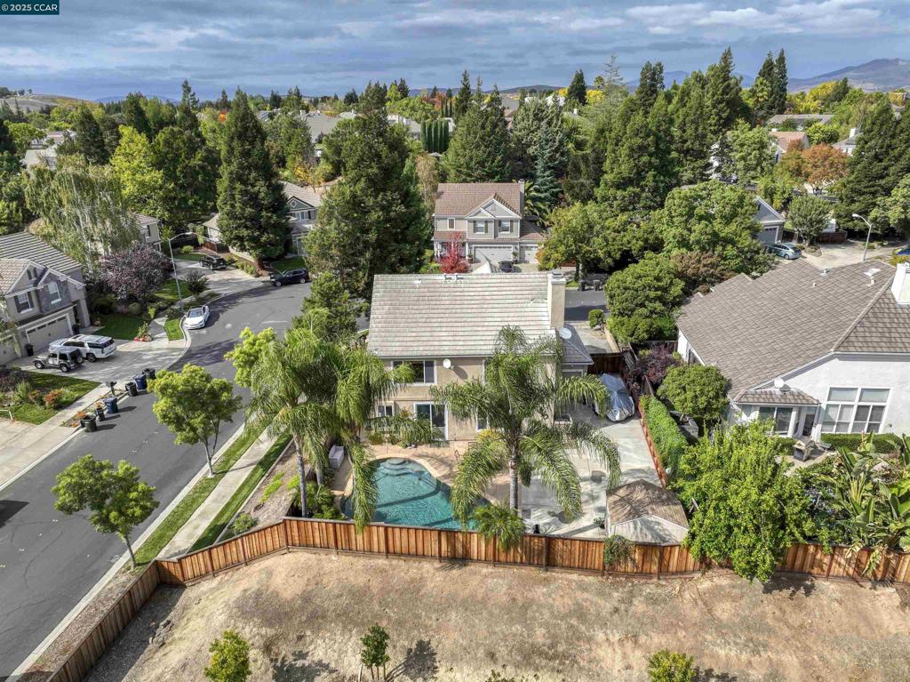 PULTE ESTATES - Residential