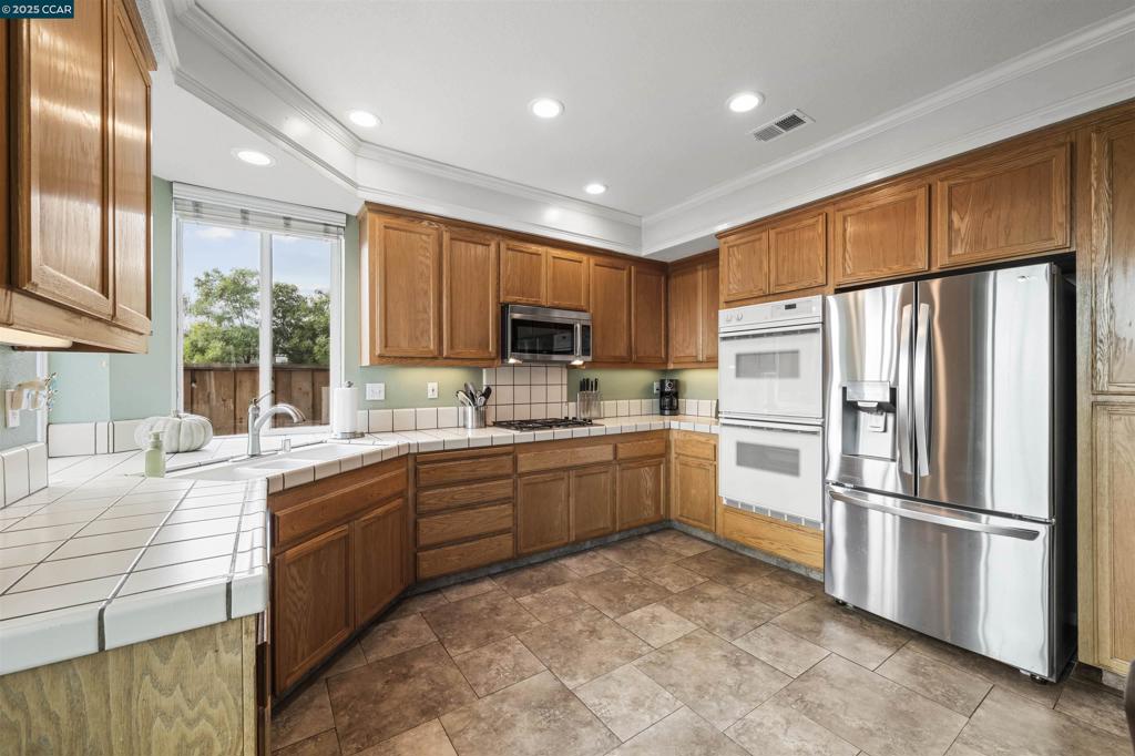 PULTE ESTATES - Residential