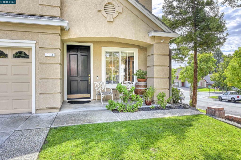 PULTE ESTATES - Residential