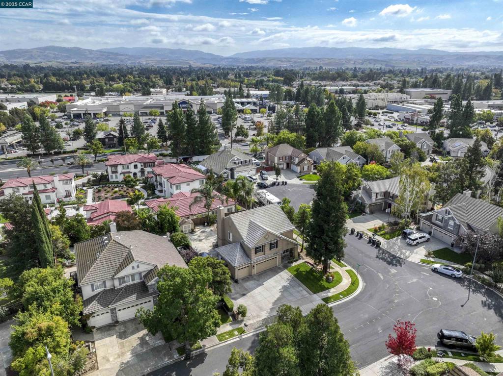 PULTE ESTATES - Residential