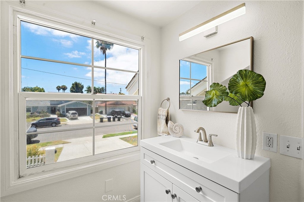 590 Traverse Drive, Costa Mesa CA 92626 - Photo 32