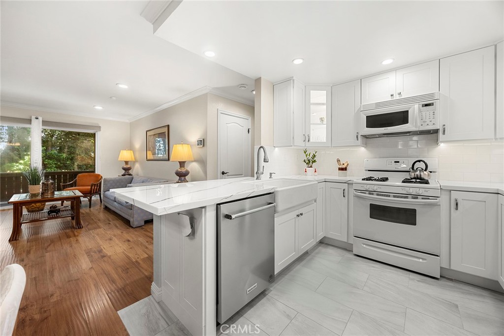 10460 E Briar Oaks B