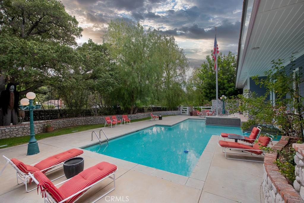 15657 Live Oak Springs Canyon