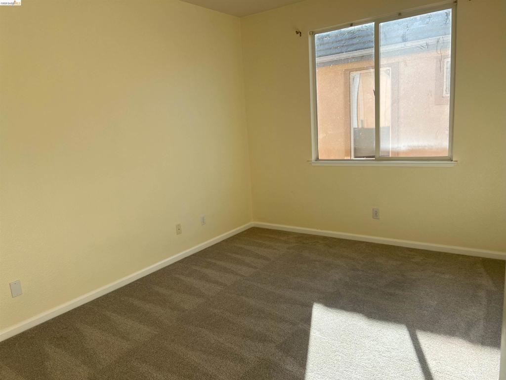 2469 2469 Sparrow Ct