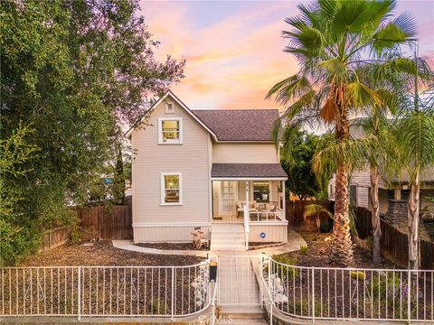 Photo of 818 E Colton Avenue, Redlands, CA 92374 (MLS # SW25193825)