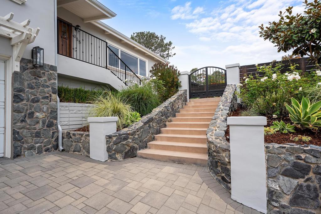 355 Glencrest
