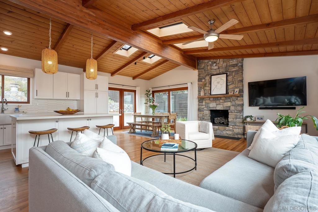 355 Glencrest