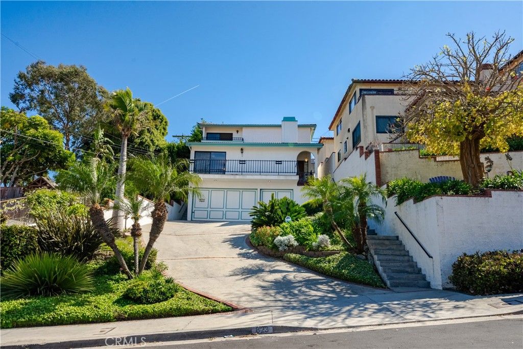 Photo of 823 W 20th St, San Pedro, CA 90731 (MLS # SB26076821)