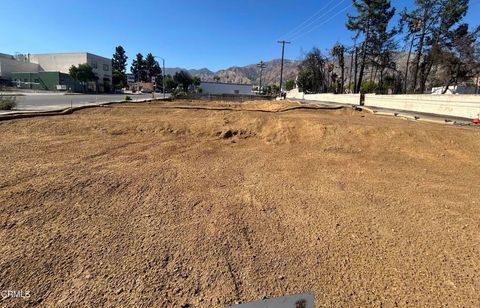 Photo of 2490 Lake Avenue, Altadena, CA 91001 (MLS # P1-24603) Photo of 2490 Lake Avenue, Altadena, CA 91001 (MLS # P1-24603)