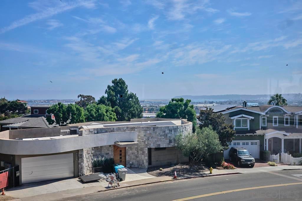 2454 presidio dr