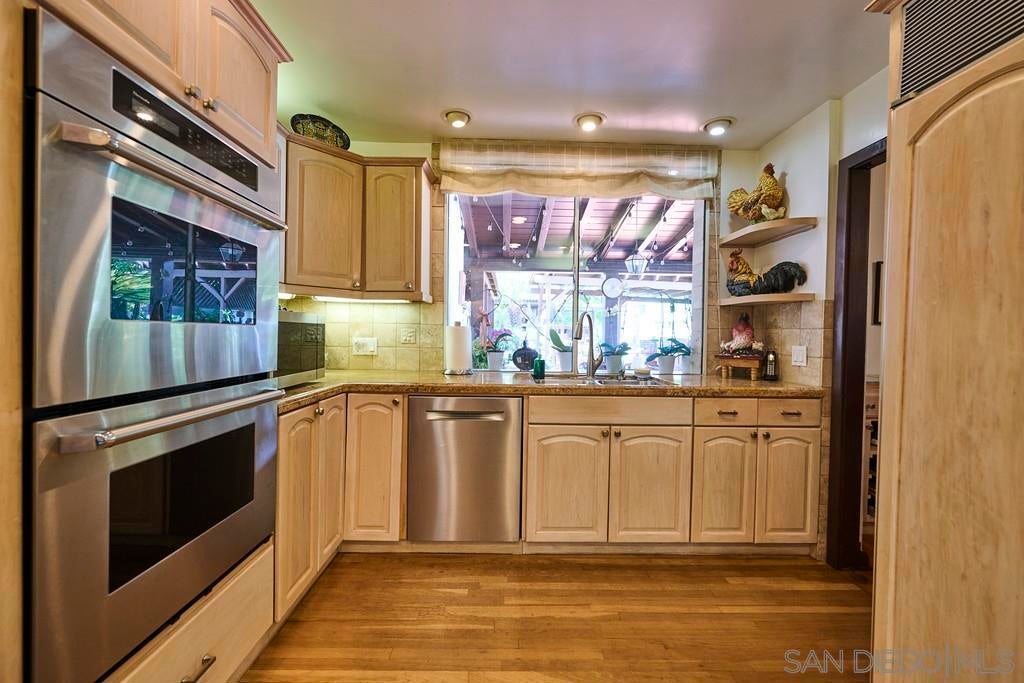 2454 presidio dr