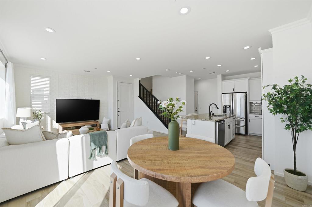 5425 San Robert