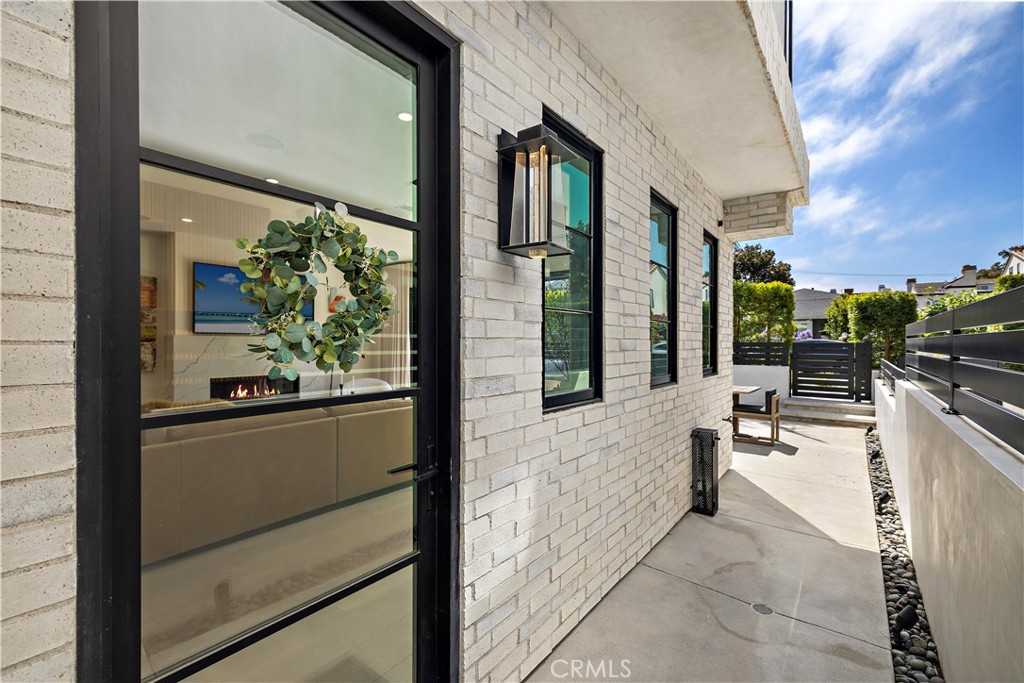 419 Narcissus, Corona Del Mar CA 92625 - Photo 8