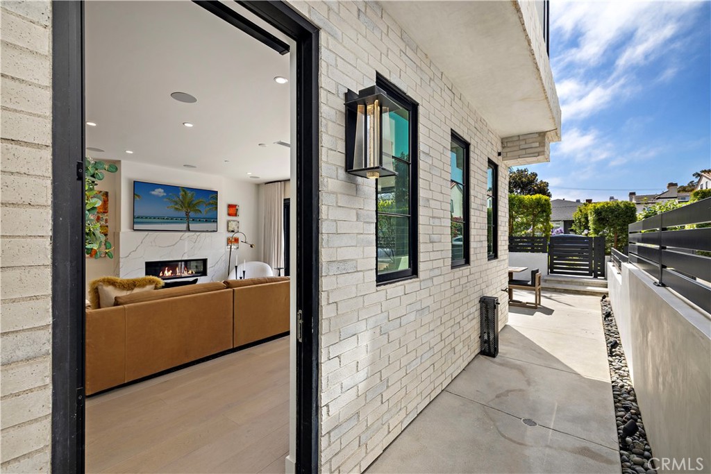 419 Narcissus, Corona Del Mar CA 92625 - Photo 9