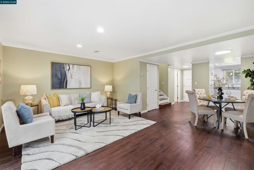 OAK GLEN - Residential