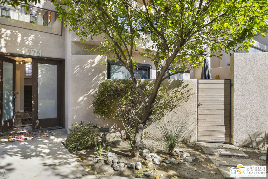 975 Village Square