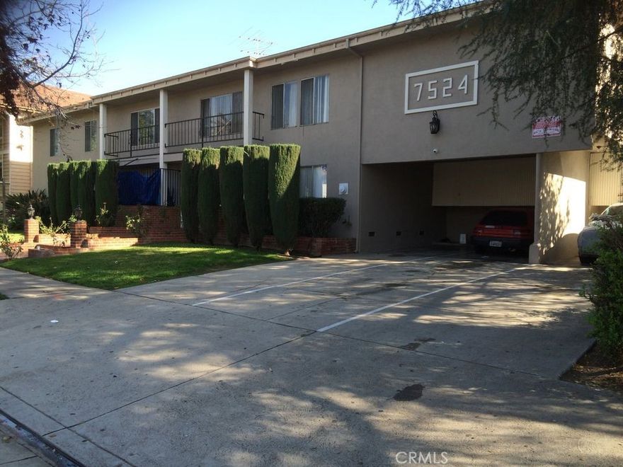 LOWER LEVEL ONE BEDROOM AND SPACIOUS APARTMENT - REMODELED LARGE BEDROOM EASILY FITS A KING SIZE BED, WALL TO WALL CLOSETS, LARGE LIVING ROOM. ONE BATH WITH TUB, DESIRABLE AREA OF VAN NUYS CLOSE TO EVERYTHING -  easy access to freeways, stores, schools and public transportation. Apartment is on the 1st floor, patio, includes AC, Dishwasher, Stove, Garbage Disposal, new paint, ceiling fans, gated complex Complex has 14 apartments, laundry room on premises, and POOL. 

Gated parking with storage, Gated complex

One Small pet (less than 25 lbs) upon owners approval.