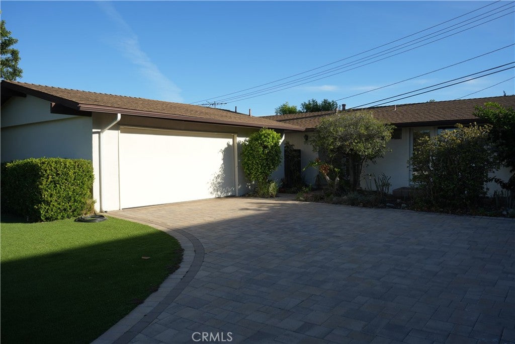 4912 Kingspine Drive