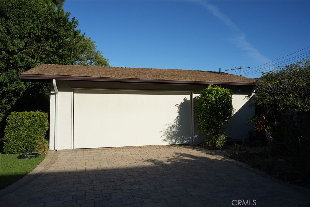 4912 Kingspine Drive