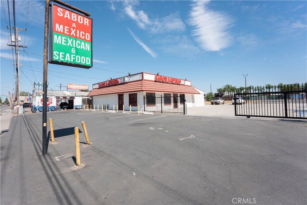 2112 E California