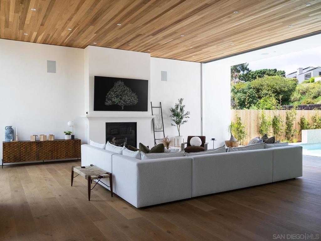 Del Mar - Residential