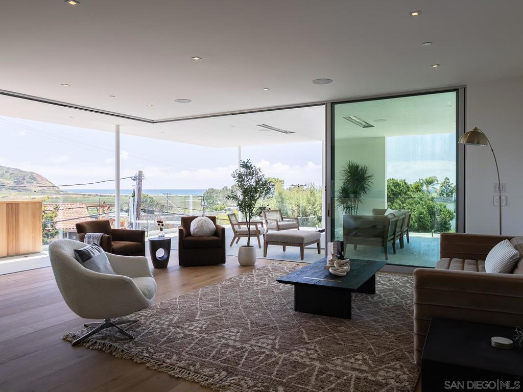 Del Mar - Residential