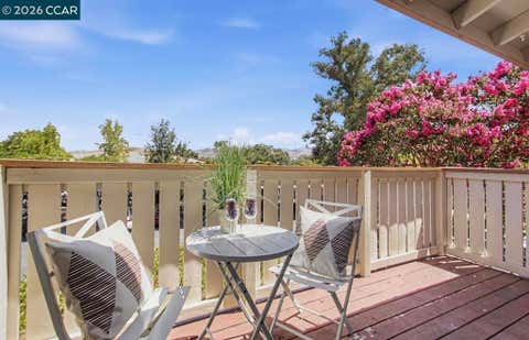 Photo of 100 Kinross Dr DR #30, Walnut Creek, CA 94598 (MLS # 41143606)