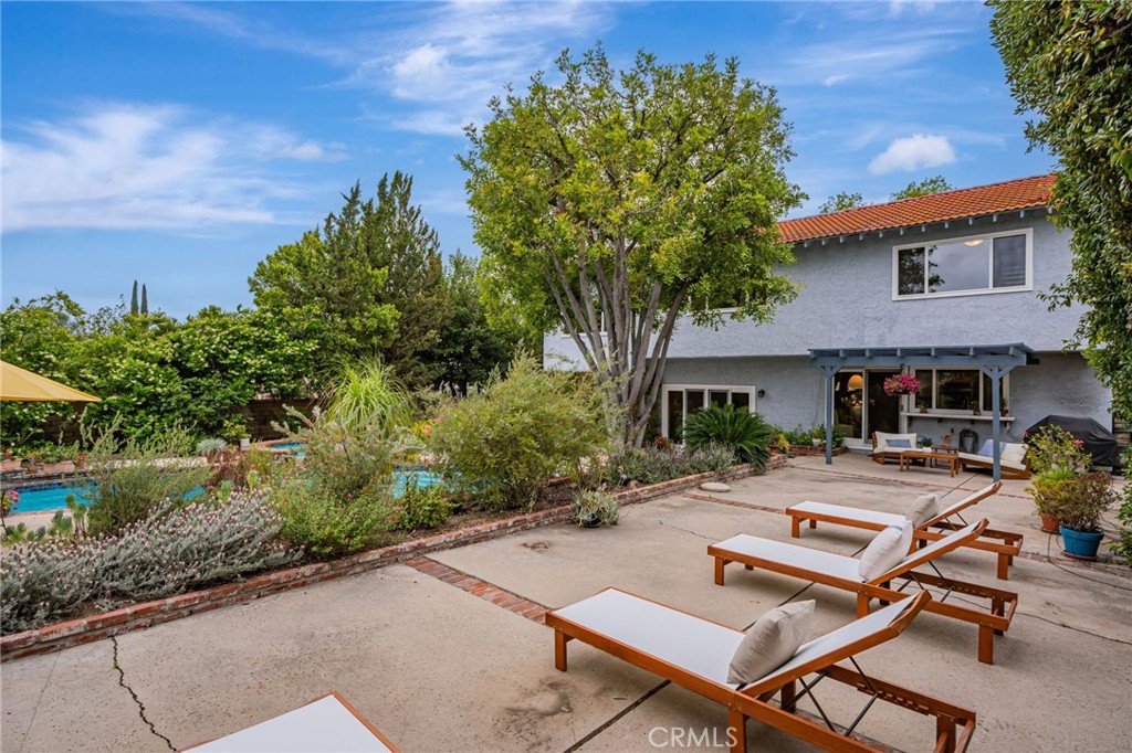 27072 Esward Drive