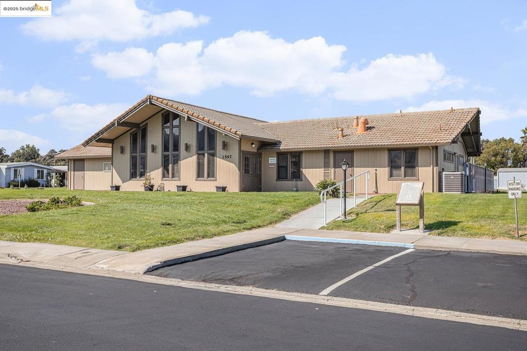 1597 Alamo DR