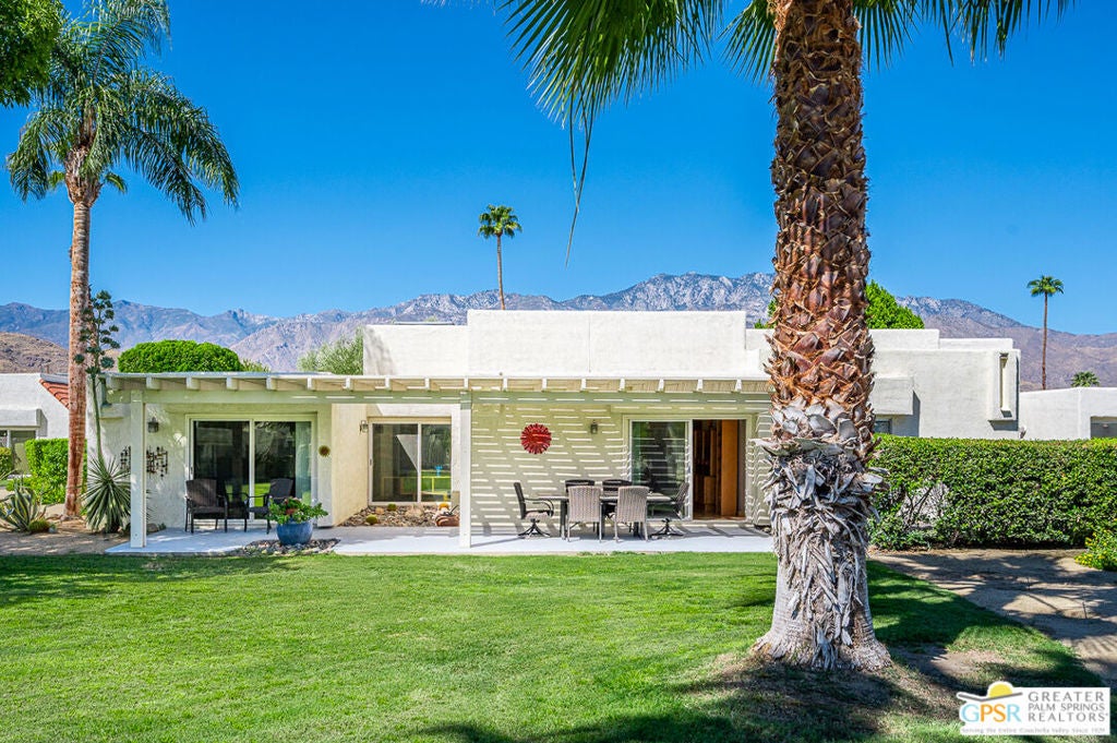 5980 Paradise Plaza