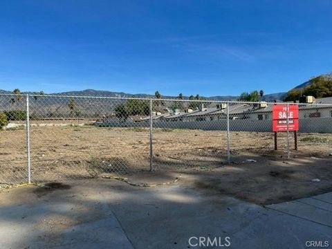 Photo of 1550 Pumalo Street, San Bernardino, CA 92404 (MLS # PW26000257)