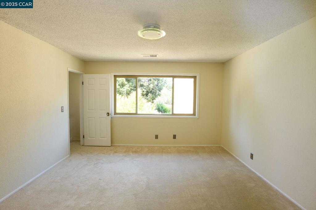 SOUTHAMPTO - Residential Lease